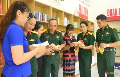 View - 	Nâng cao hiểu biết pháp luật cho phụ nữ và nhân dân tại cơ sở